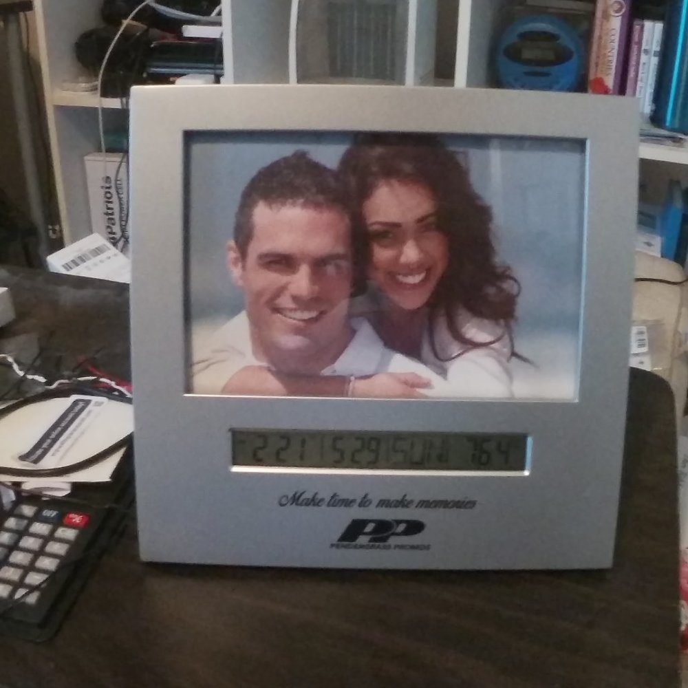 Lifestyle Products 4 x 6 Photo Frame Alarm Clock